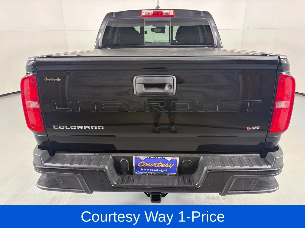Used 2022 BLACK Chevrolet 2WD LT image 9