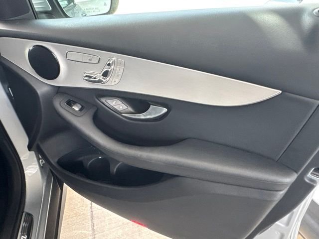 Used 2022 Silver Mercedes-Benz GLC 300 image 63