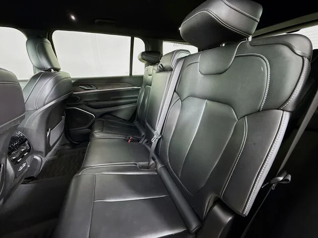 Used 2025 White Jeep Limited image 25