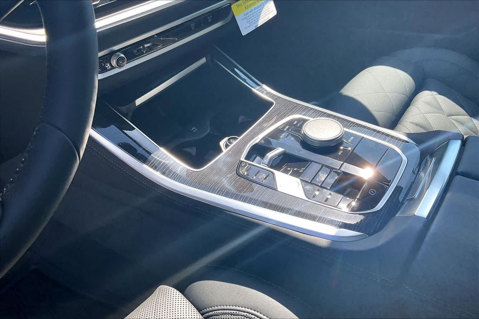 New 2026 Carbon Black Metallic BMW xDrive40i image 8
