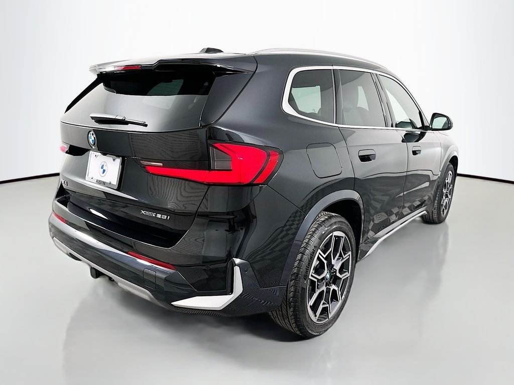 Used 2026 Black Sapphire Metallic BMW xDrive28i image 5