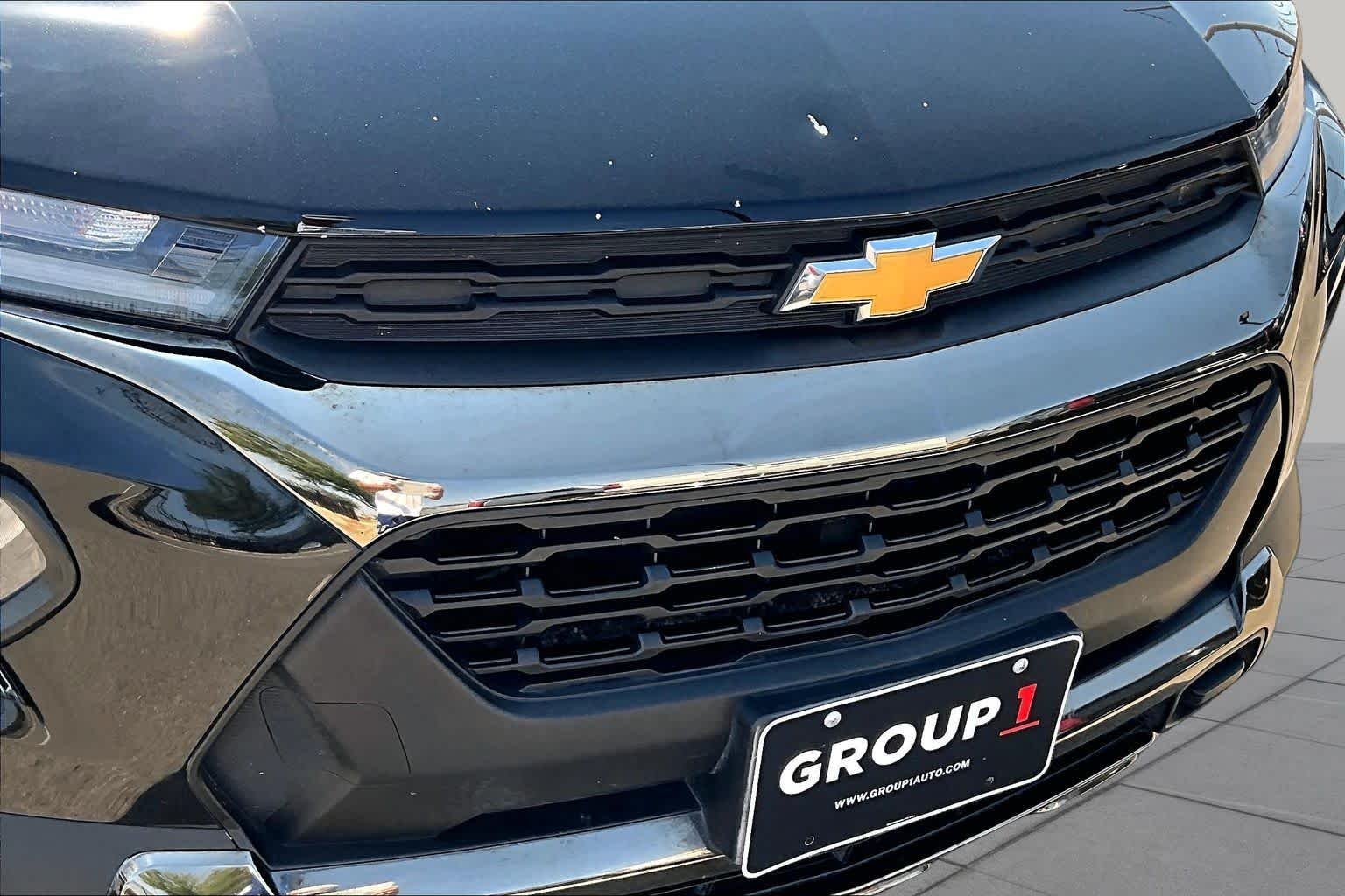 Used 2023 Mosaic Black Metallic Chevrolet ACTIV image 30