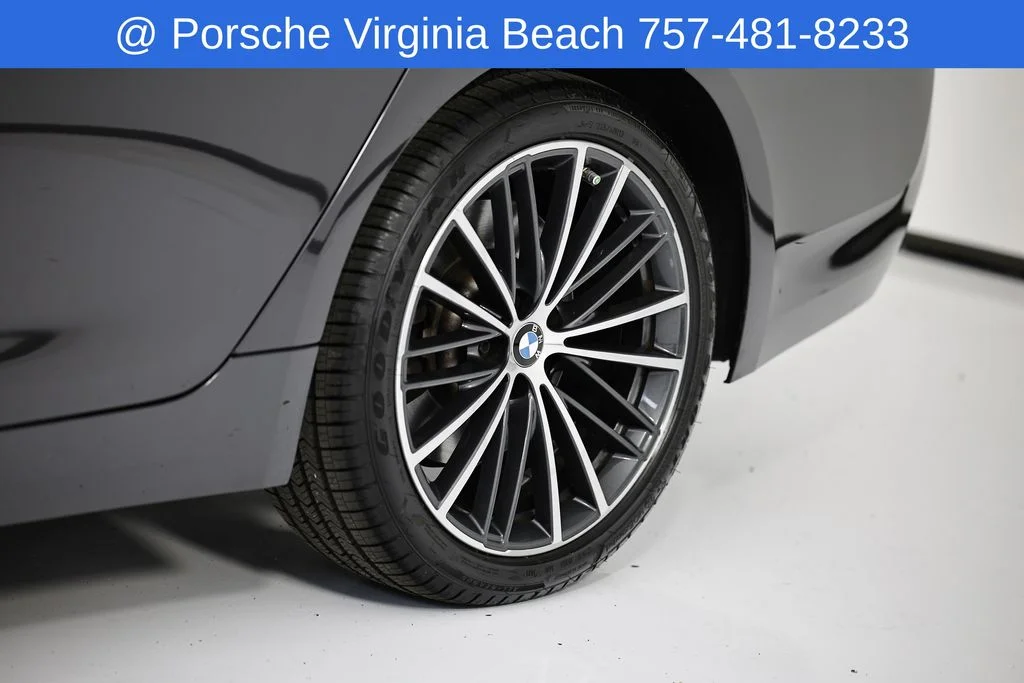 Used 2023 Gray BMW 540i xDrive image 12