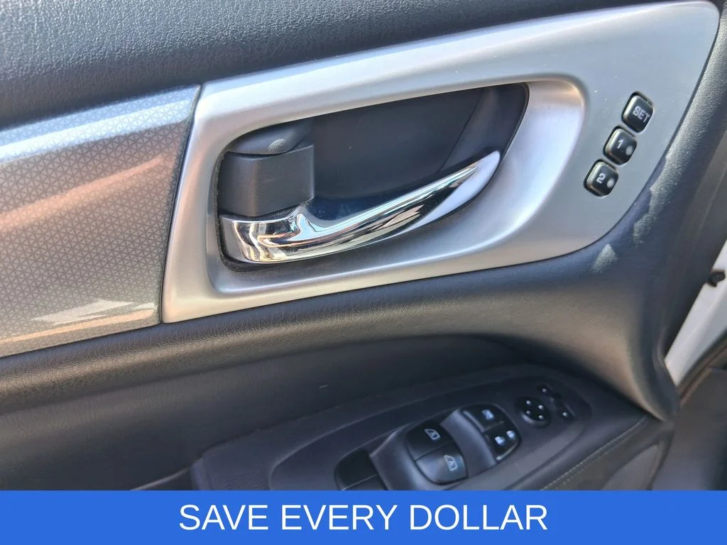 Used 2019 White Nissan SL image 9