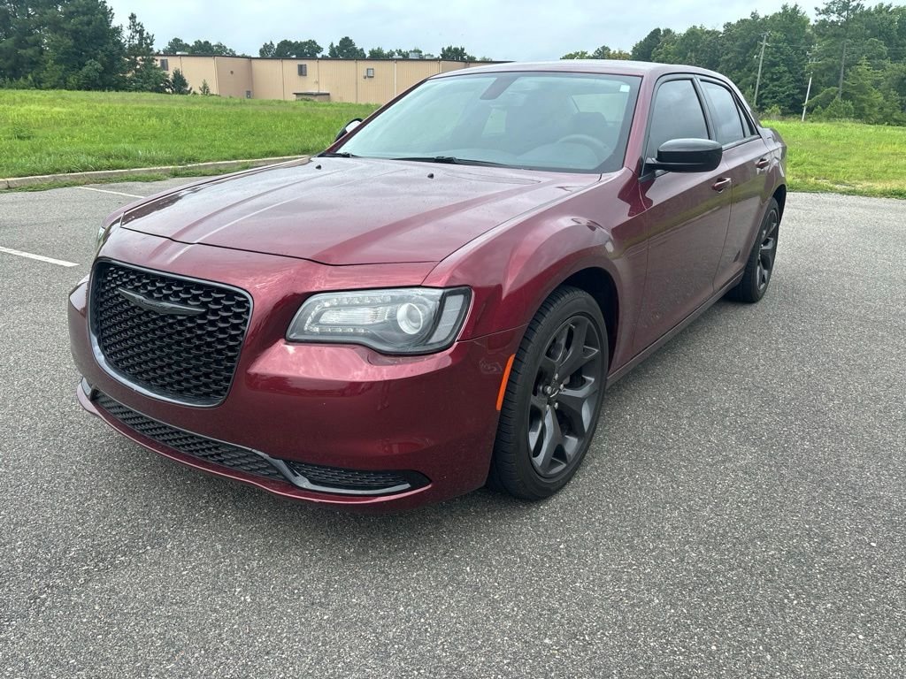 Used 2023 Red Chrysler Touring image 3