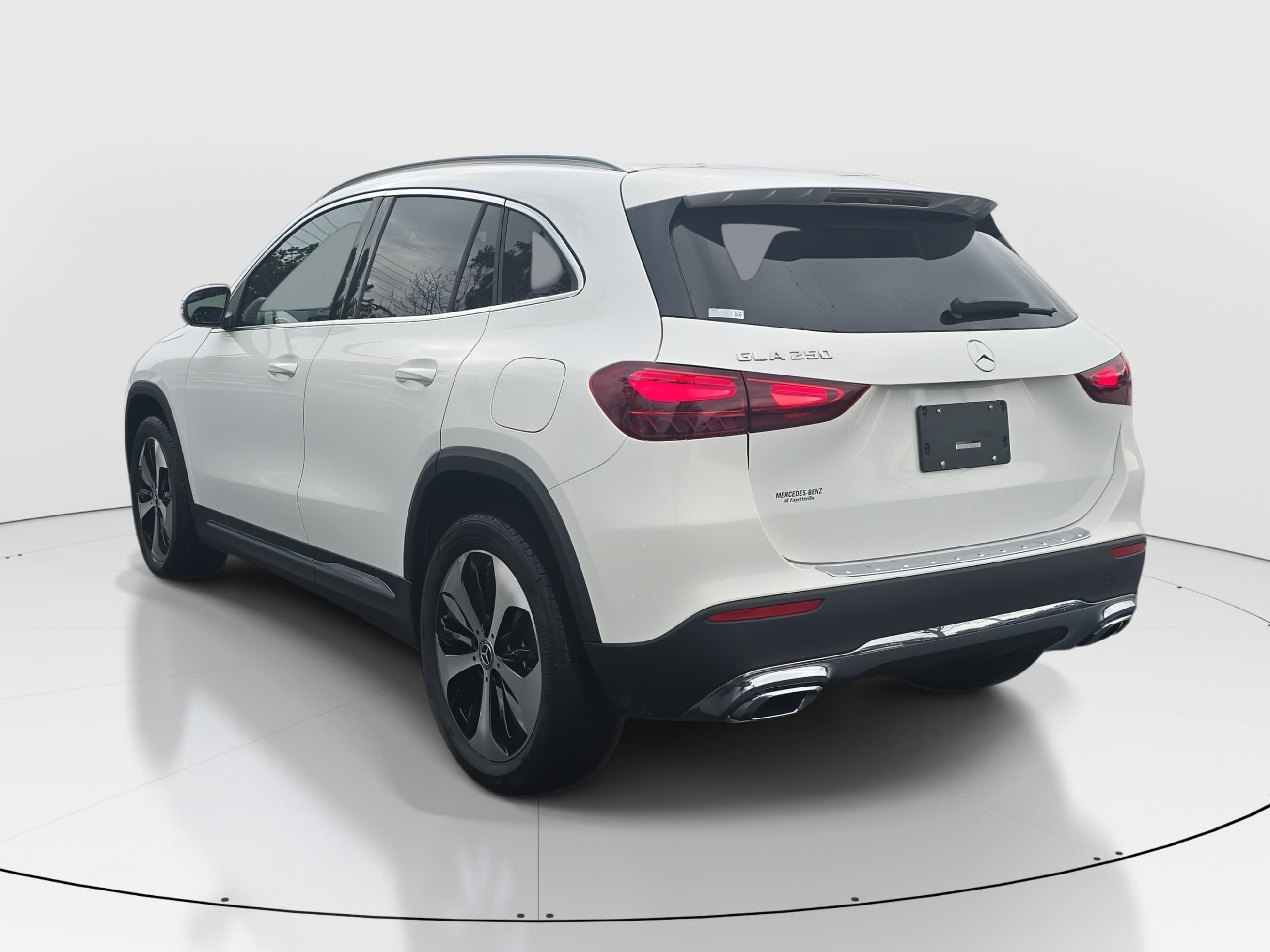 New 2026 Polar White Mercedes-Benz GLA250 image 7