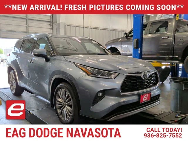 2022 Toyota Highlander Platinum