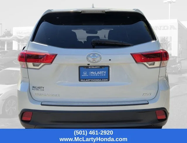 Used 2018 Blizzard Pearl Toyota XLE image 6