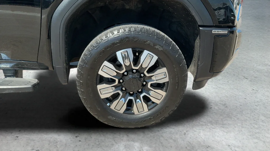 Used 2024 Onyx Black GMC Denali image 24