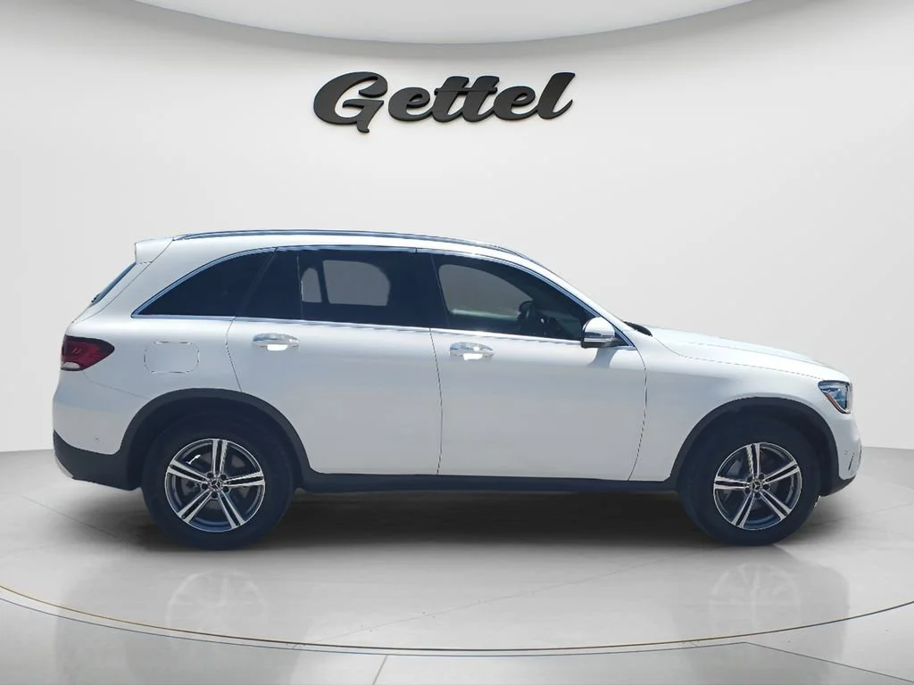 Used 2021 White Mercedes-Benz 4MATIC® SUV image 4