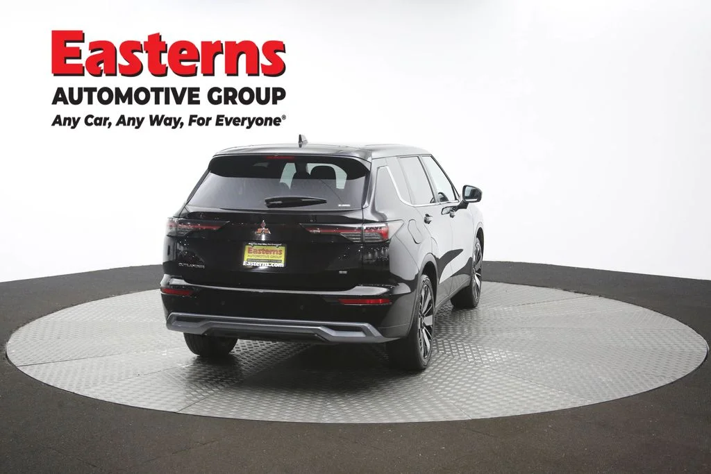 Used 2025 Black Mitsubishi SE image 40