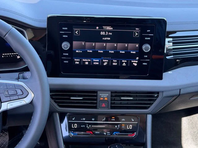 New 2027 Platinum Gray Metallic Volkswagen 1.5T SE image 11