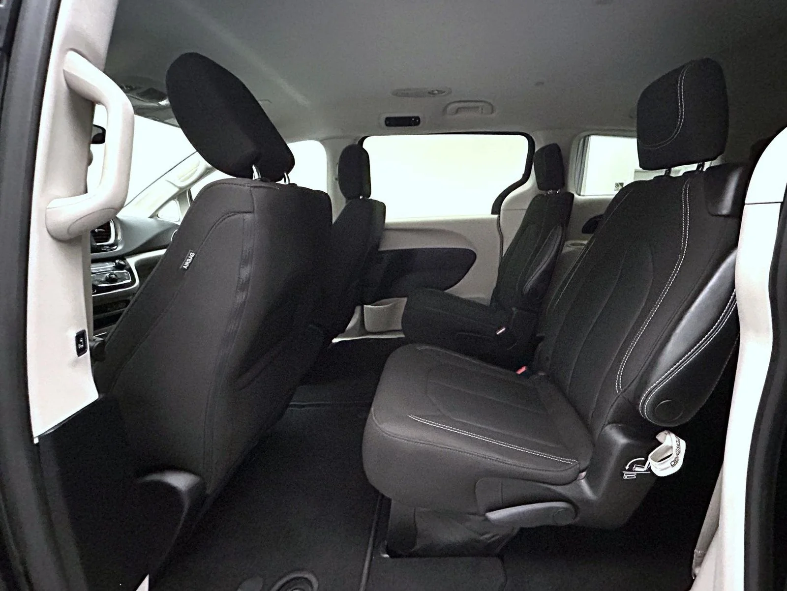 Used 2023 Black Chrysler LX image 19