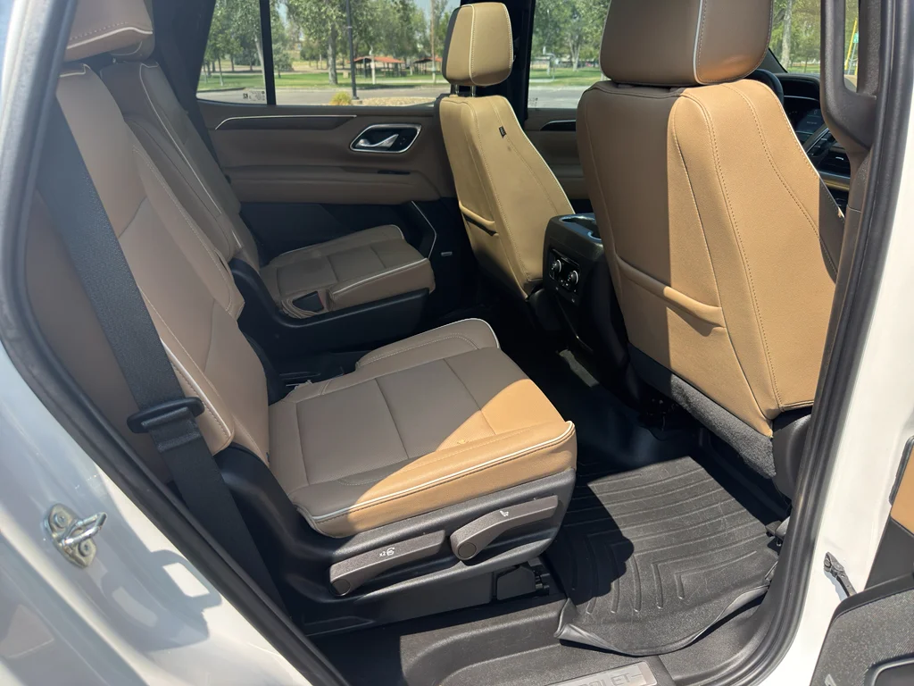 Used 2023 Iridescent Pearl Tricoat Chevrolet Premier image 15