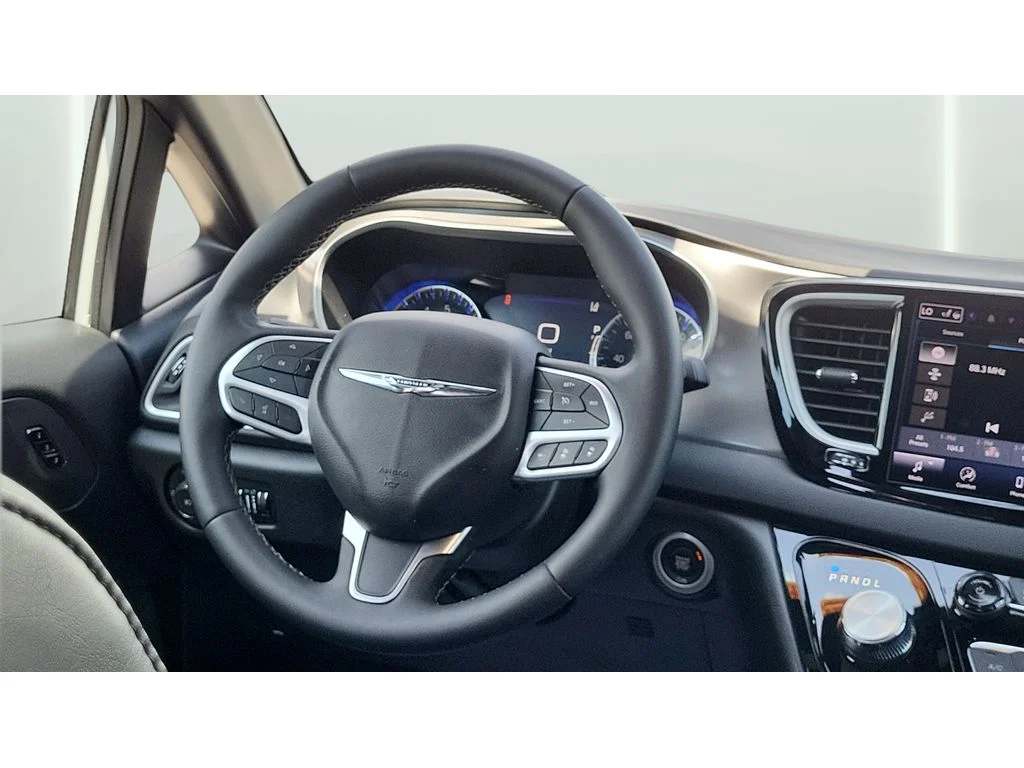 Used 2025 Bright White Clearcoat Chrysler Select image 11