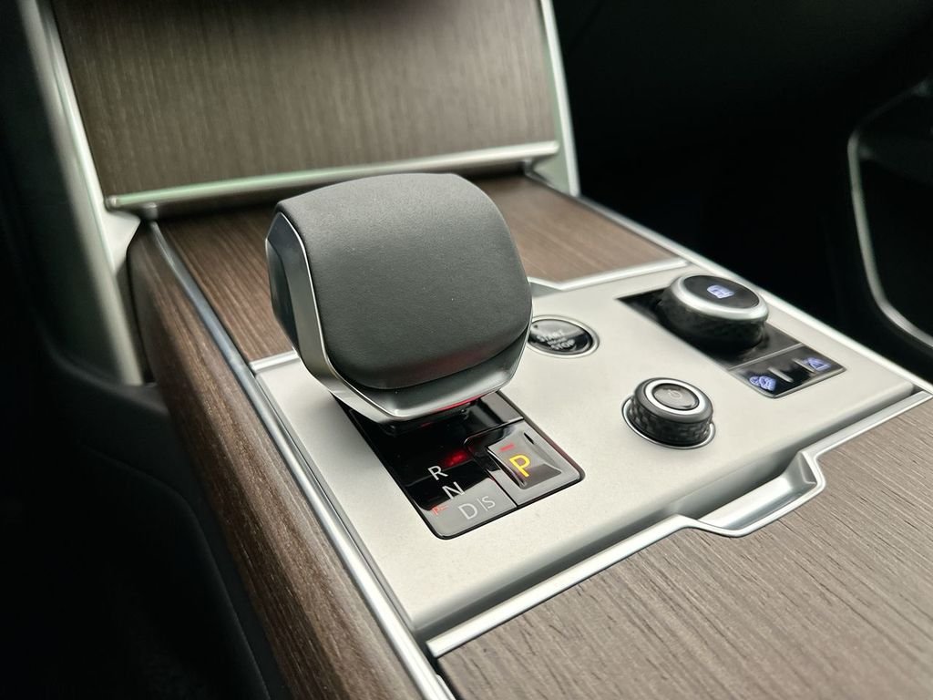 New 2027 Fuji White Land Rover SE image 12
