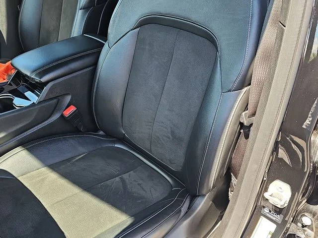 Used 2022 Black Jeep Altitude image 21