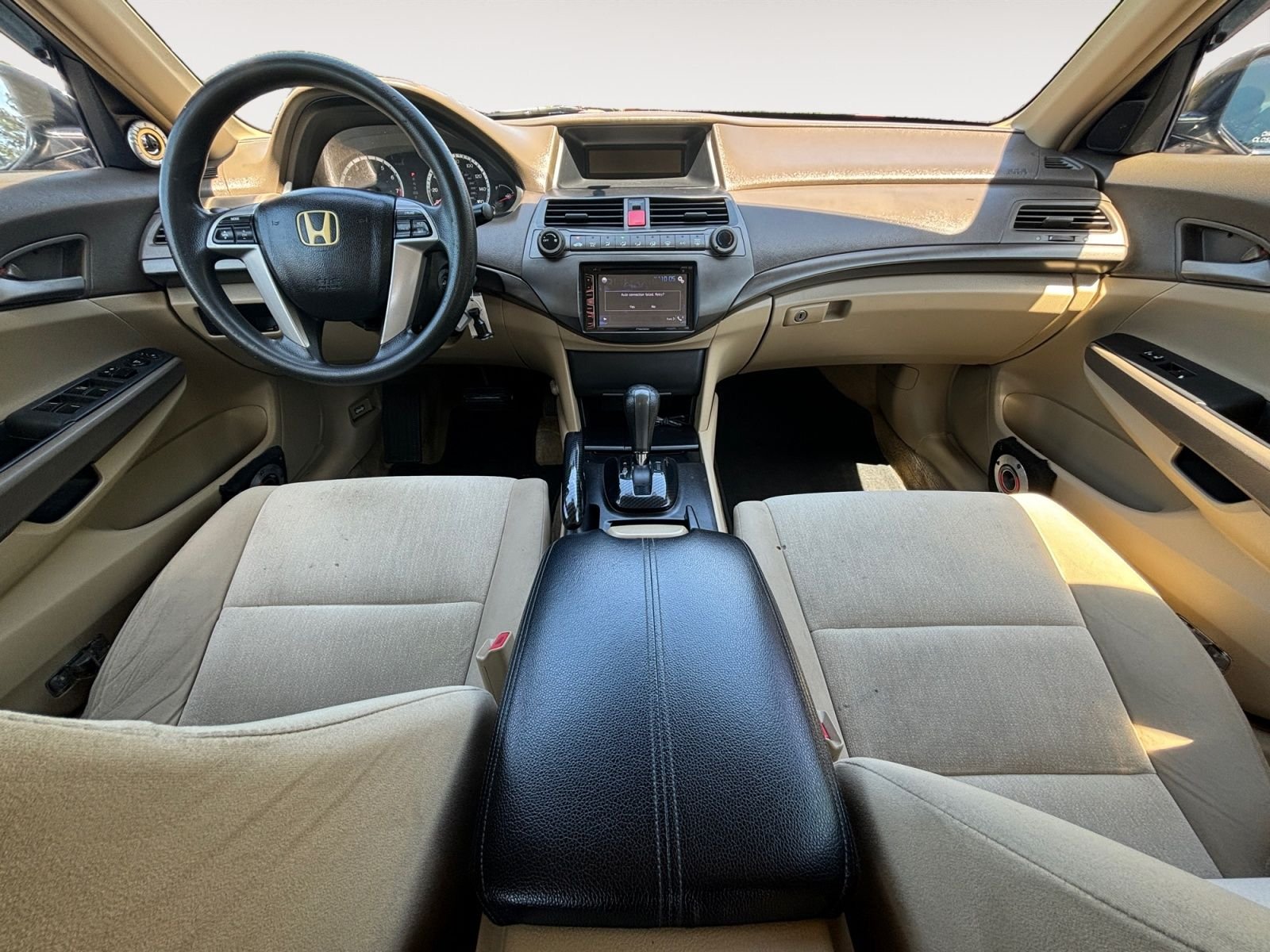 Used 2009 Gold Honda LX image 10