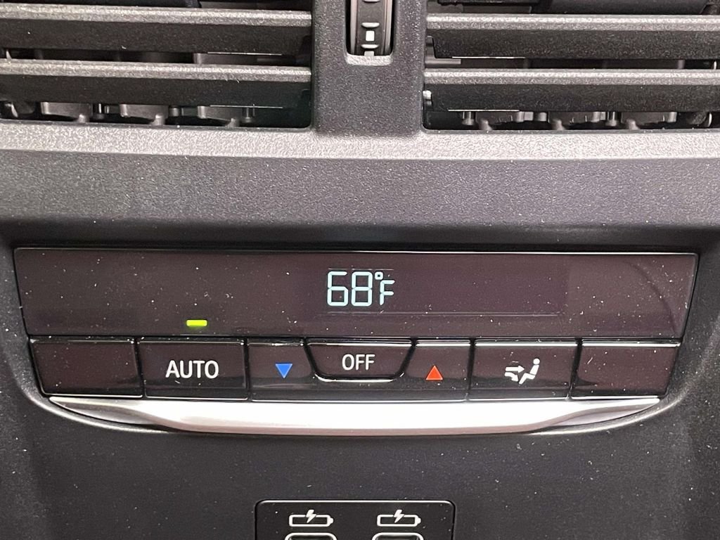 2025 BMW 3 Series 330i - Photo 20