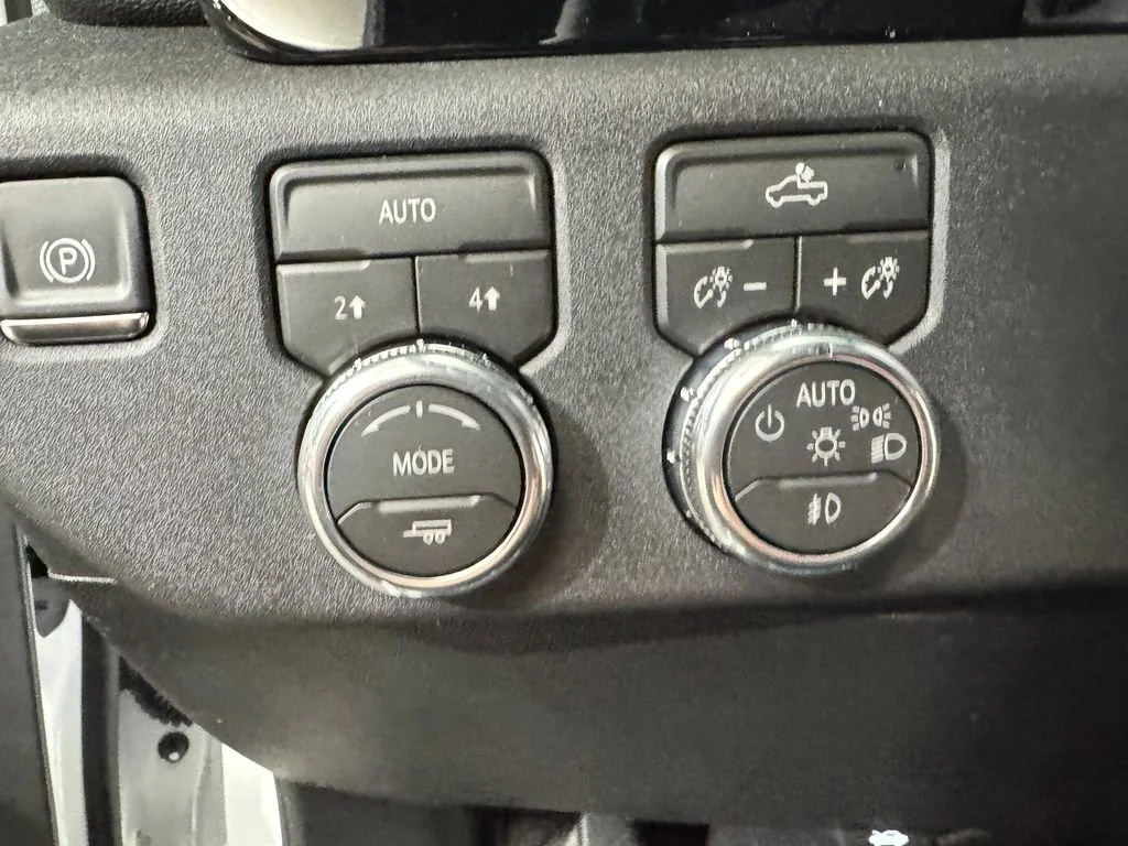New 2026 Summit White GMC Elevation image 19