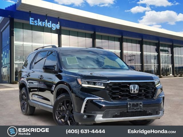 2025 Honda Pilot Touring AWD's photo