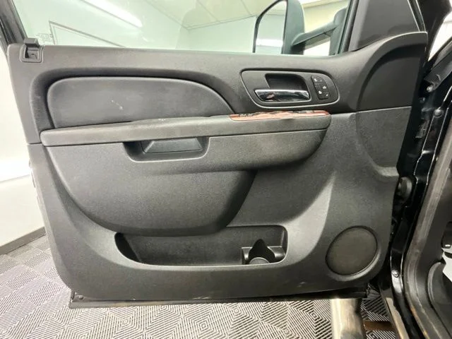 Used 2014 Black GMC SLT image 11