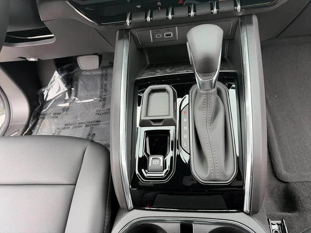 New 2026 Sterling Metallic GMC Elevation image 20