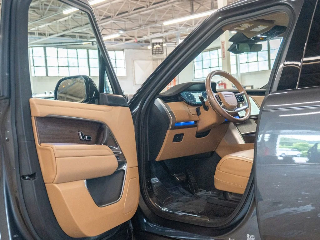 Used 2025 Gray Land Rover SE image 11