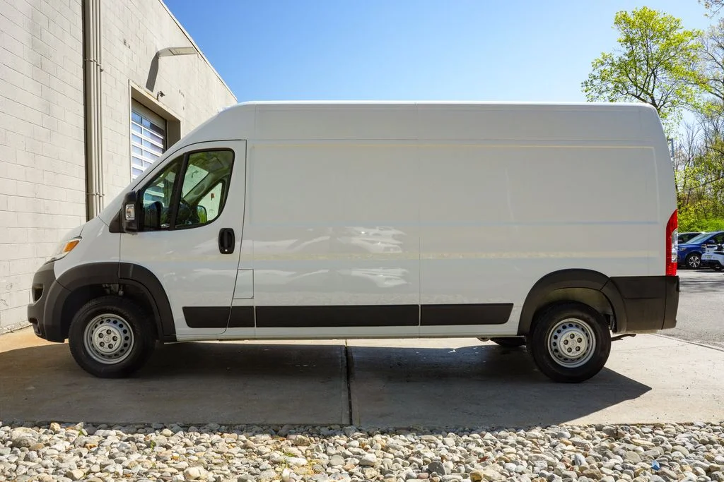 Used 2025 White Ram High Roof image 4