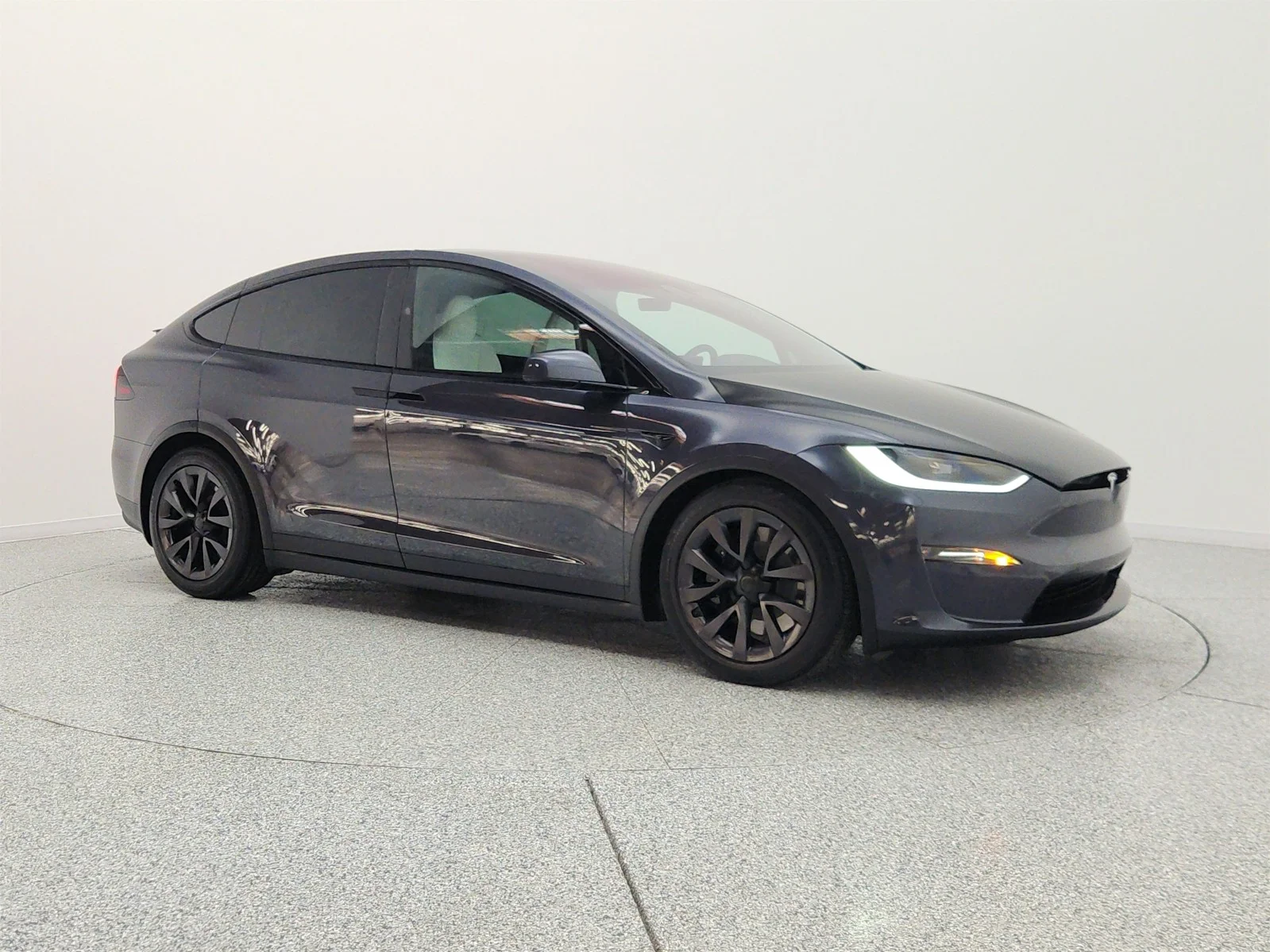 Used 2024 Stealth Grey Tesla AWD image 3