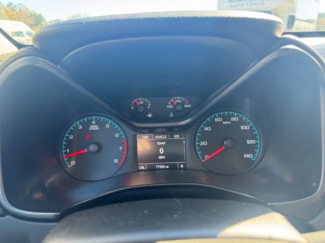 Used 2015 Gray Chevrolet LT image 33