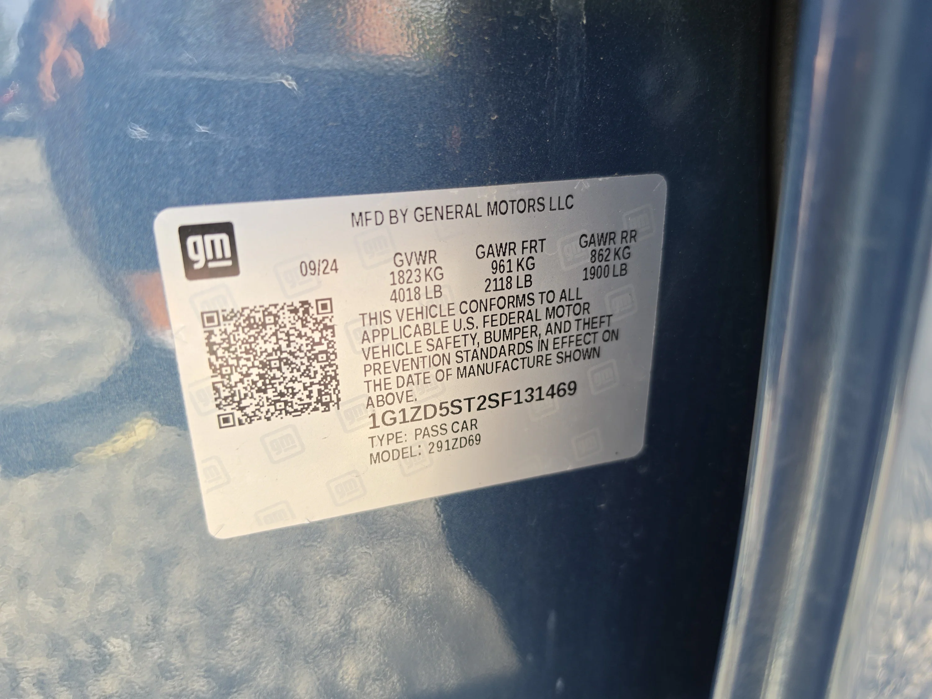 Used 2025 Lakeshore Blue Metallic Chevrolet LT image 39