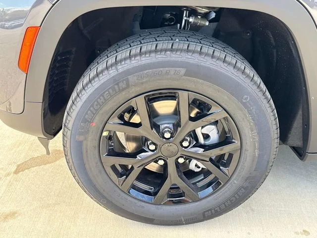 New 2025 Gray Jeep Altitude X image 3