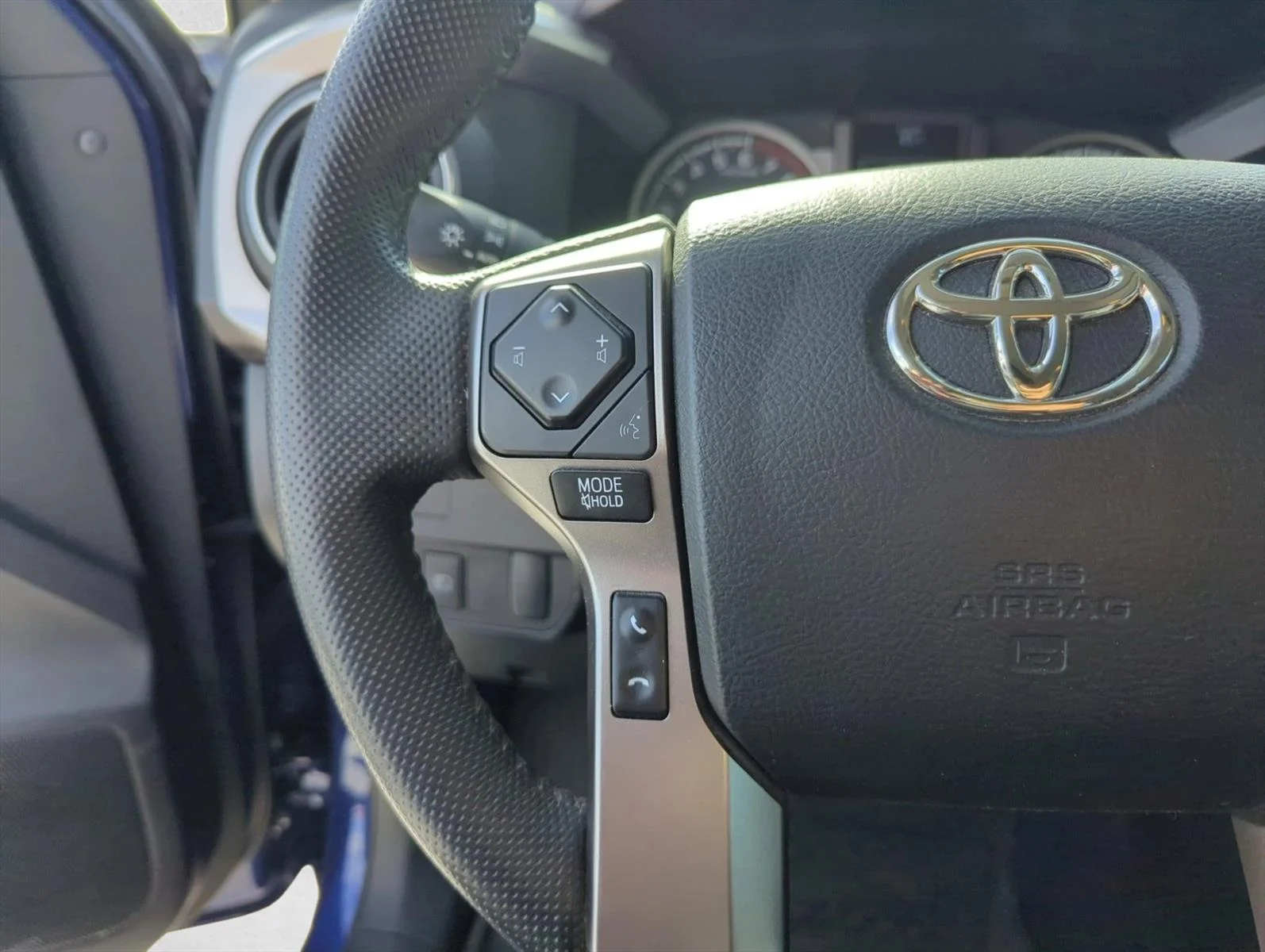 Used 2023 Blue Crush Metallic Toyota SR5 image 16