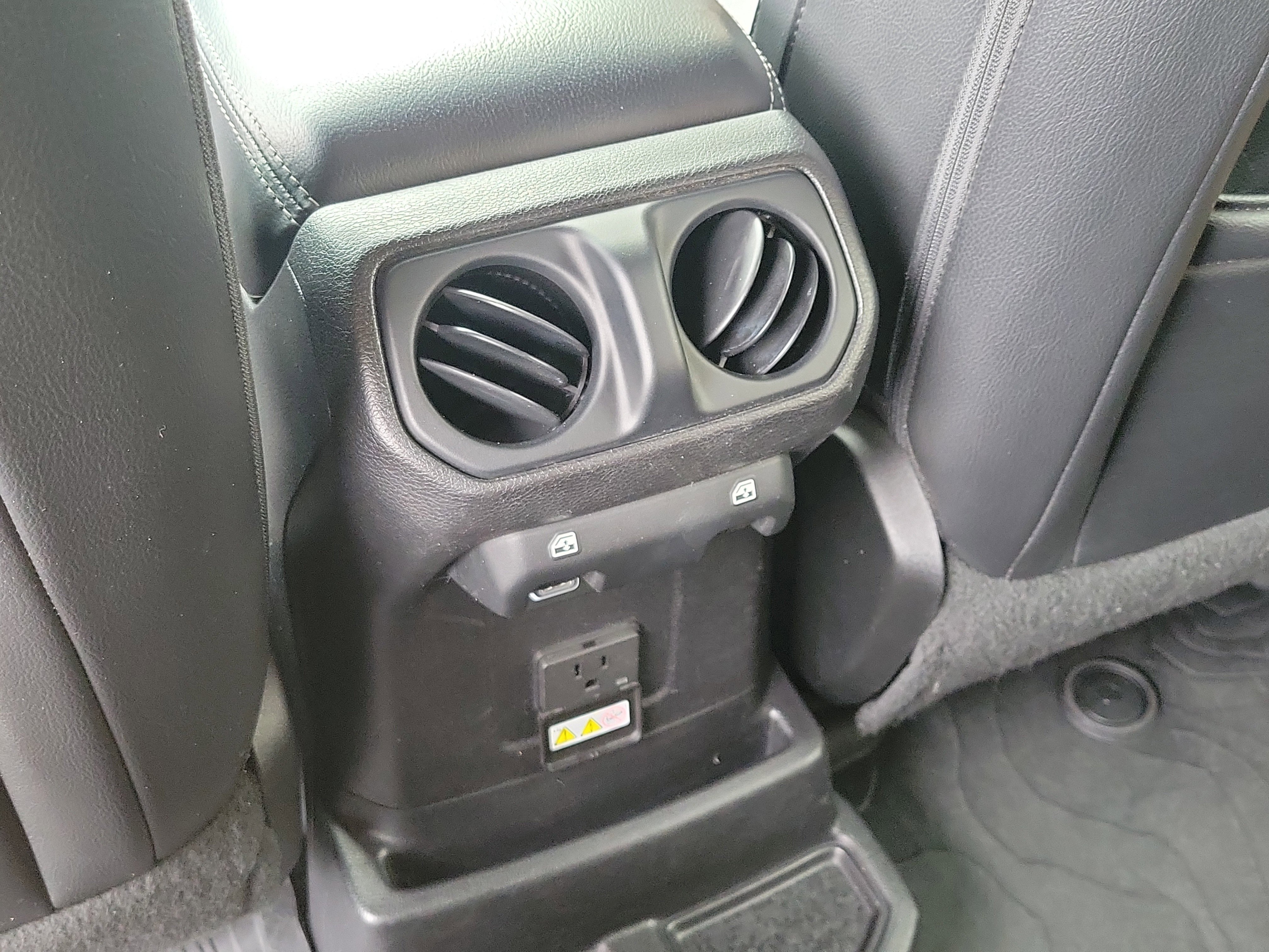 Used 2018 Hellayella Clearcoat Jeep Sahara image 15