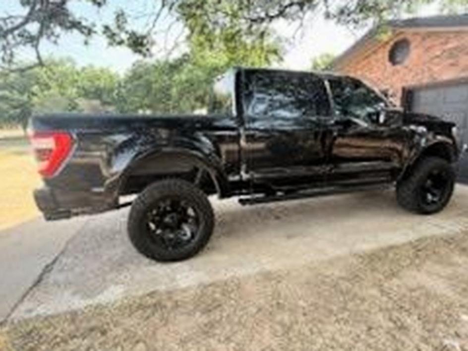 Used 2022 Black Ford Lariat image 5