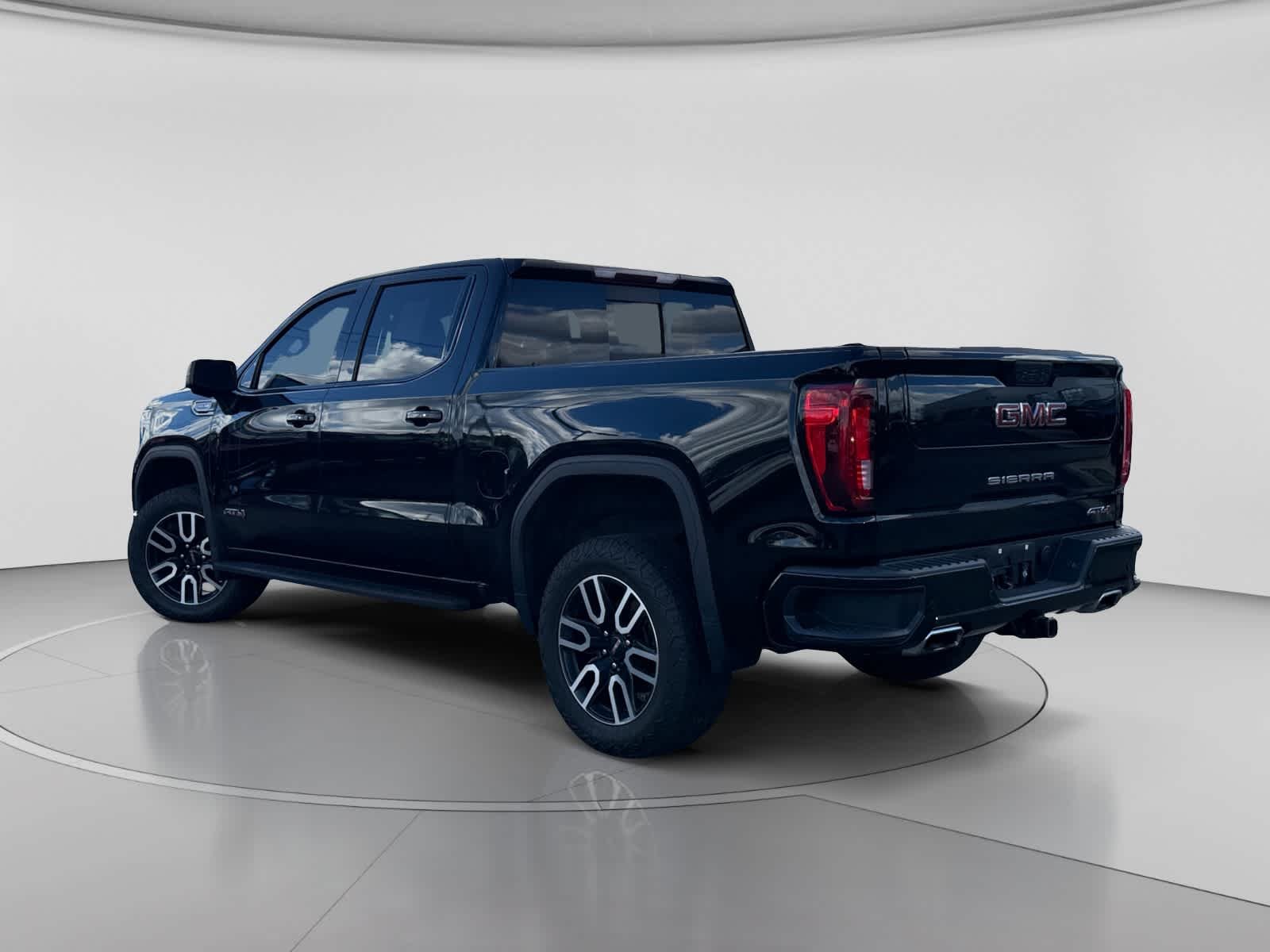 Used 2022 Onyx Black GMC AT4 image 5