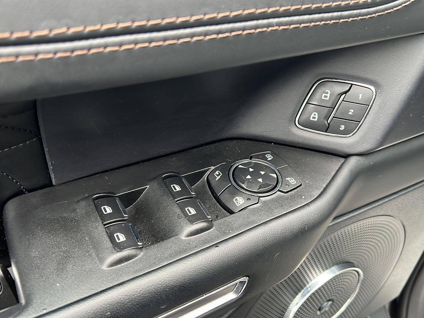 Used 2020 Magnetic Ford Platinum image 5