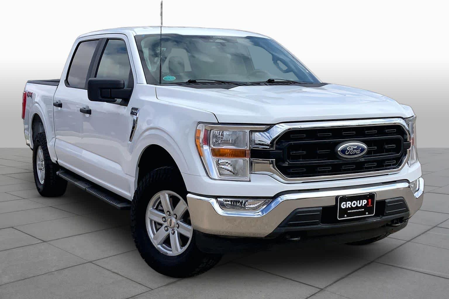 Used 2022 Oxford White Ford XLT image 3