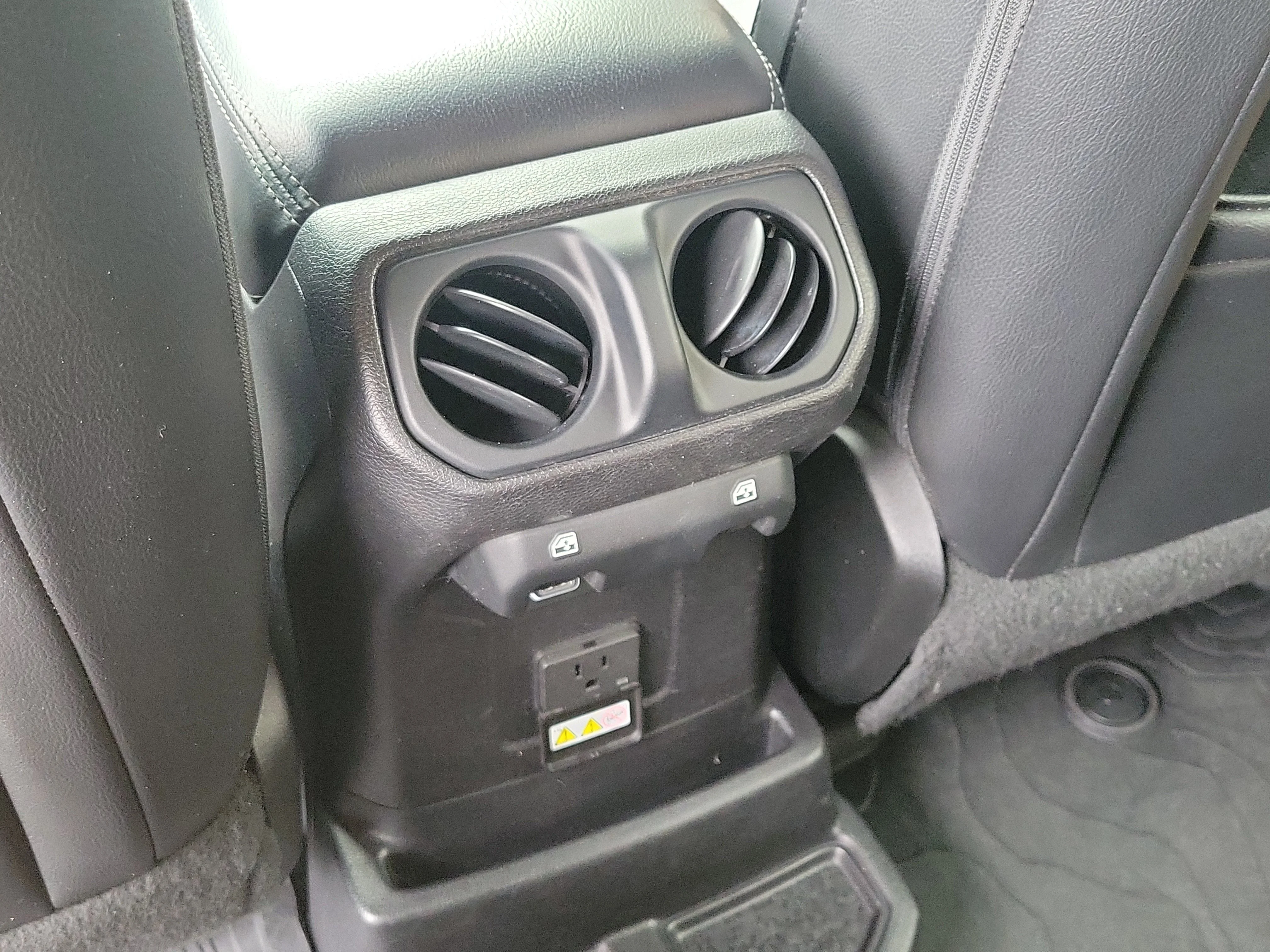 Used 2018 Hellayella Clearcoat Jeep Sahara image 15