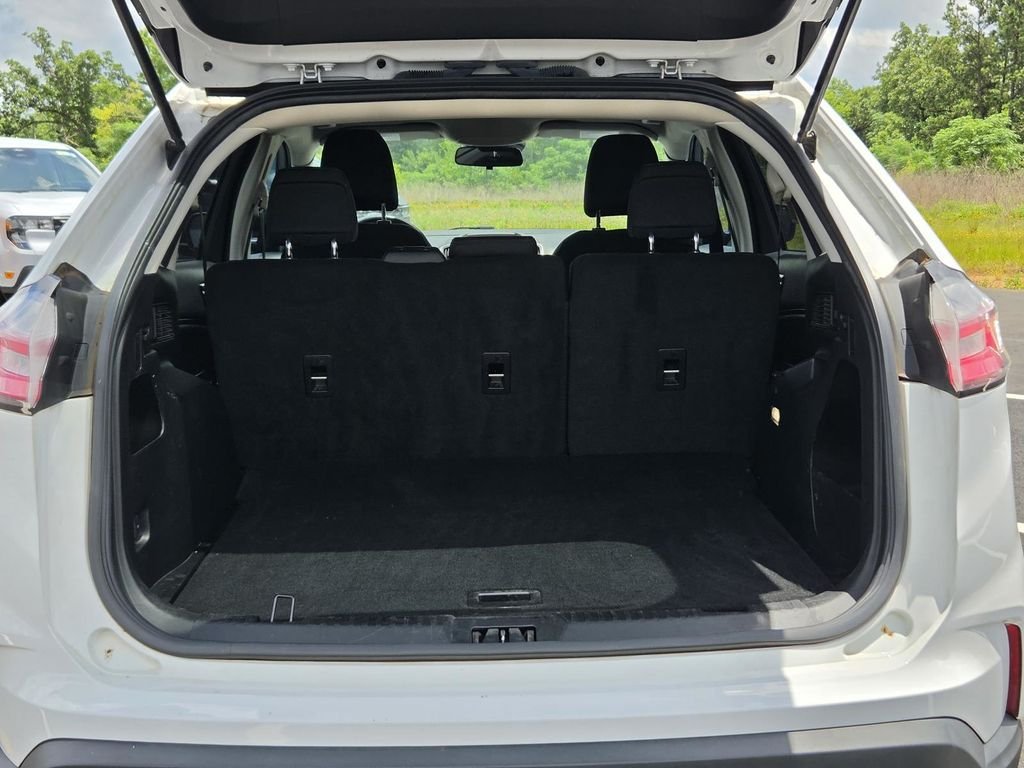 Used 2023 Oxford White Ford SE image 51