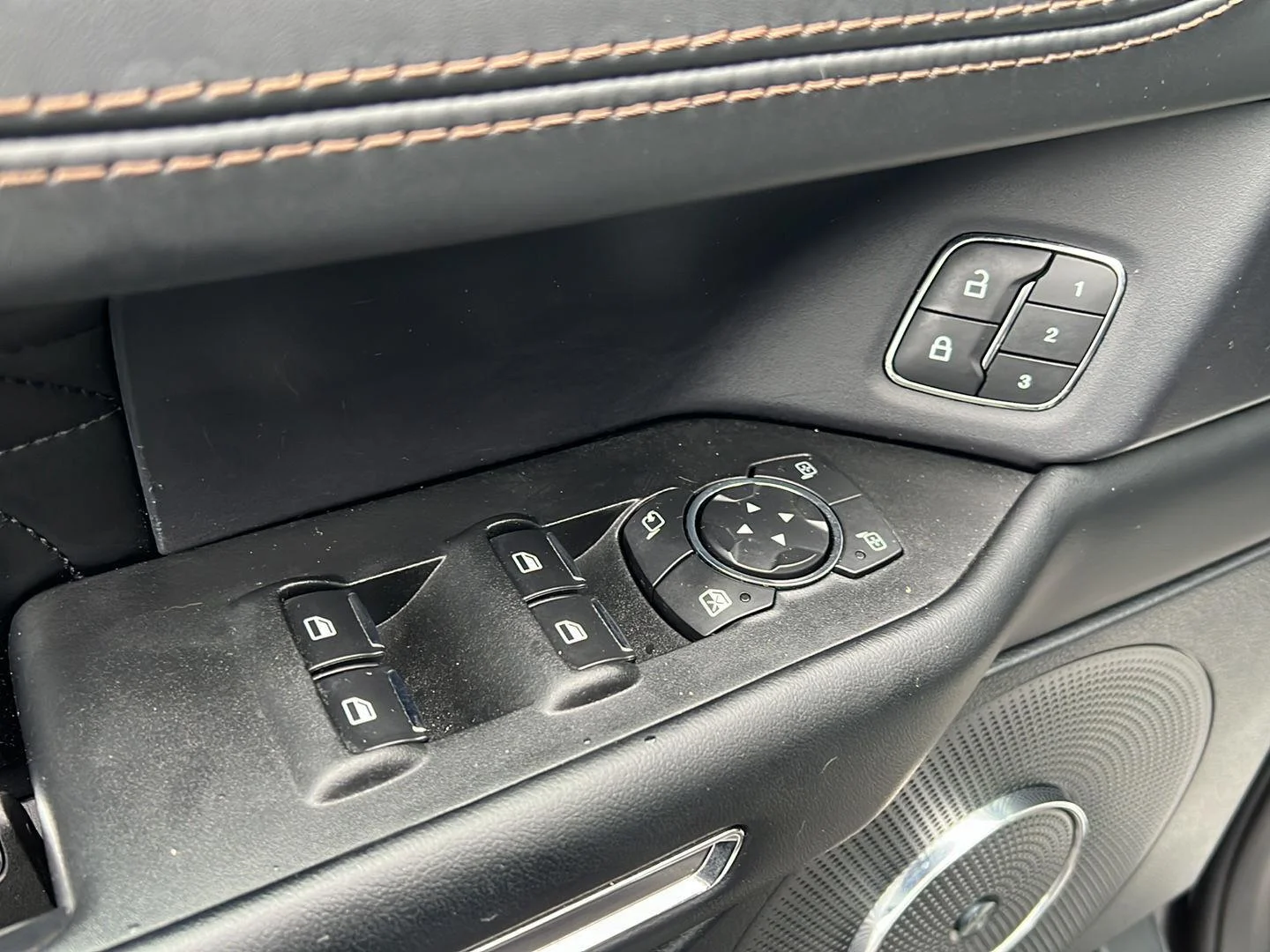 Used 2020 Magnetic Ford Platinum image 5