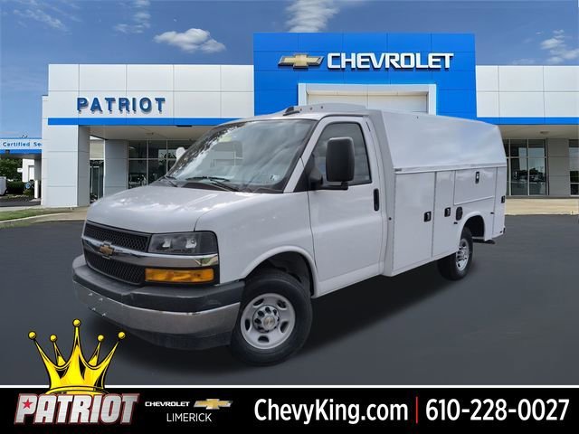 2025 Chevrolet Express 3500 139" WB's photo
