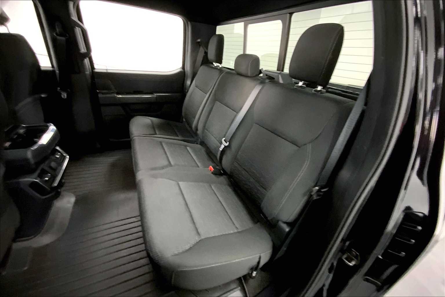 Used 2022 Agate Black Metallic Ford XLT image 18