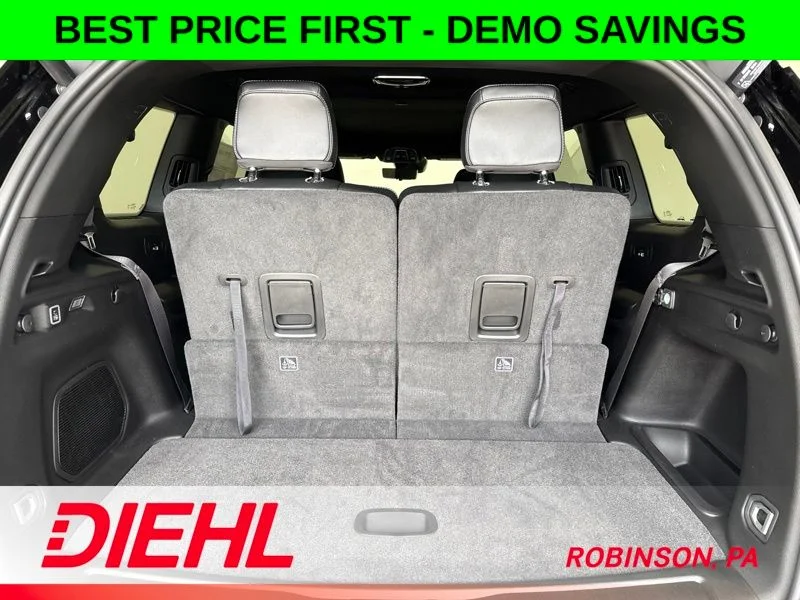 New 2026 Diamond Black Crystal Pearl-Coat Exterior Paint Jeep Limited Reserve image 9