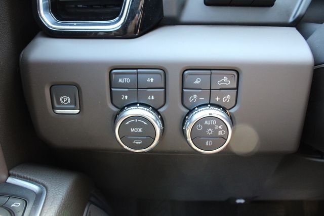 Used 2024 White GMC Denali image 11