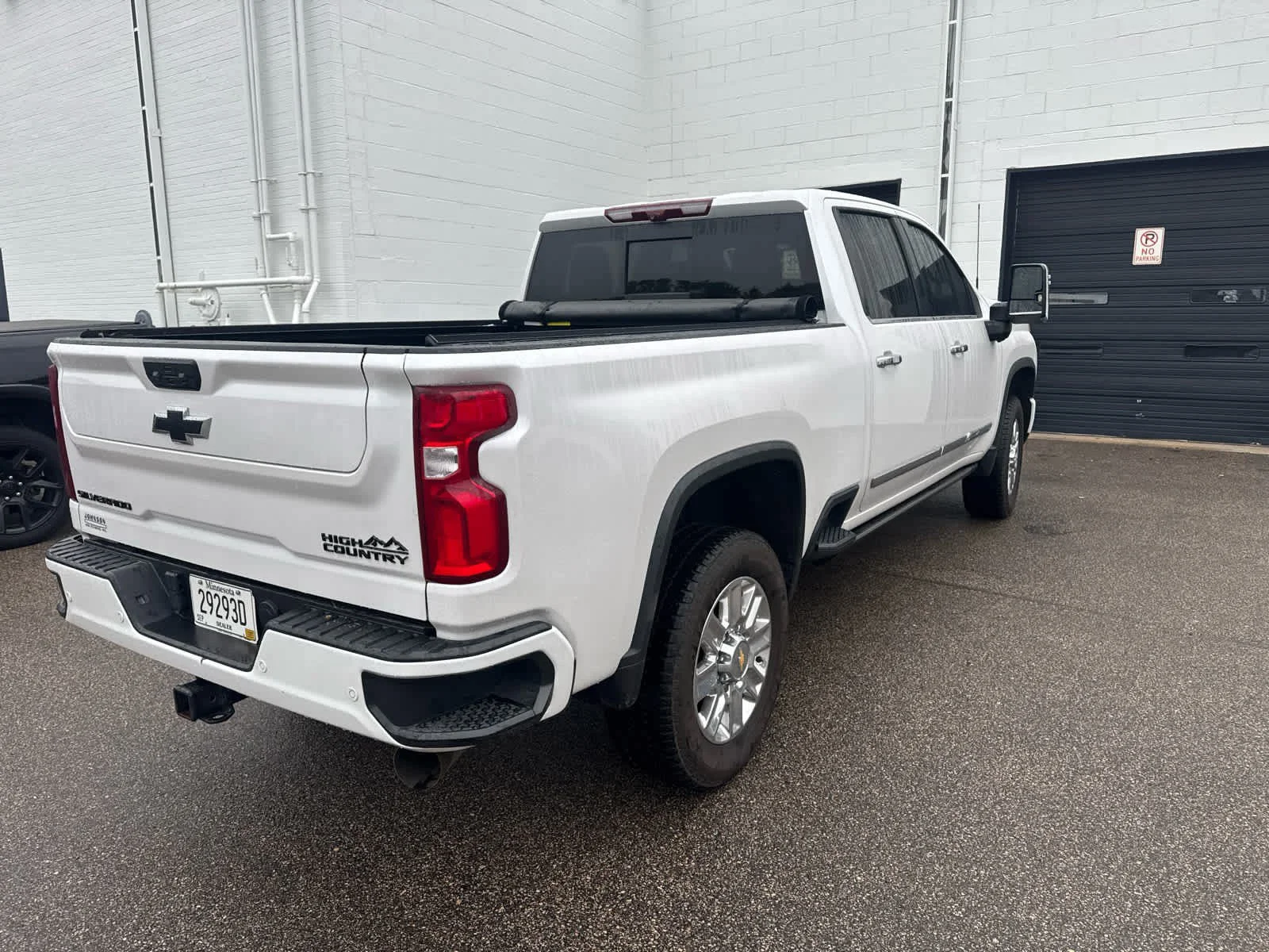 Used 2024 Iridescent Pearl Tricoat Chevrolet High Country image 4
