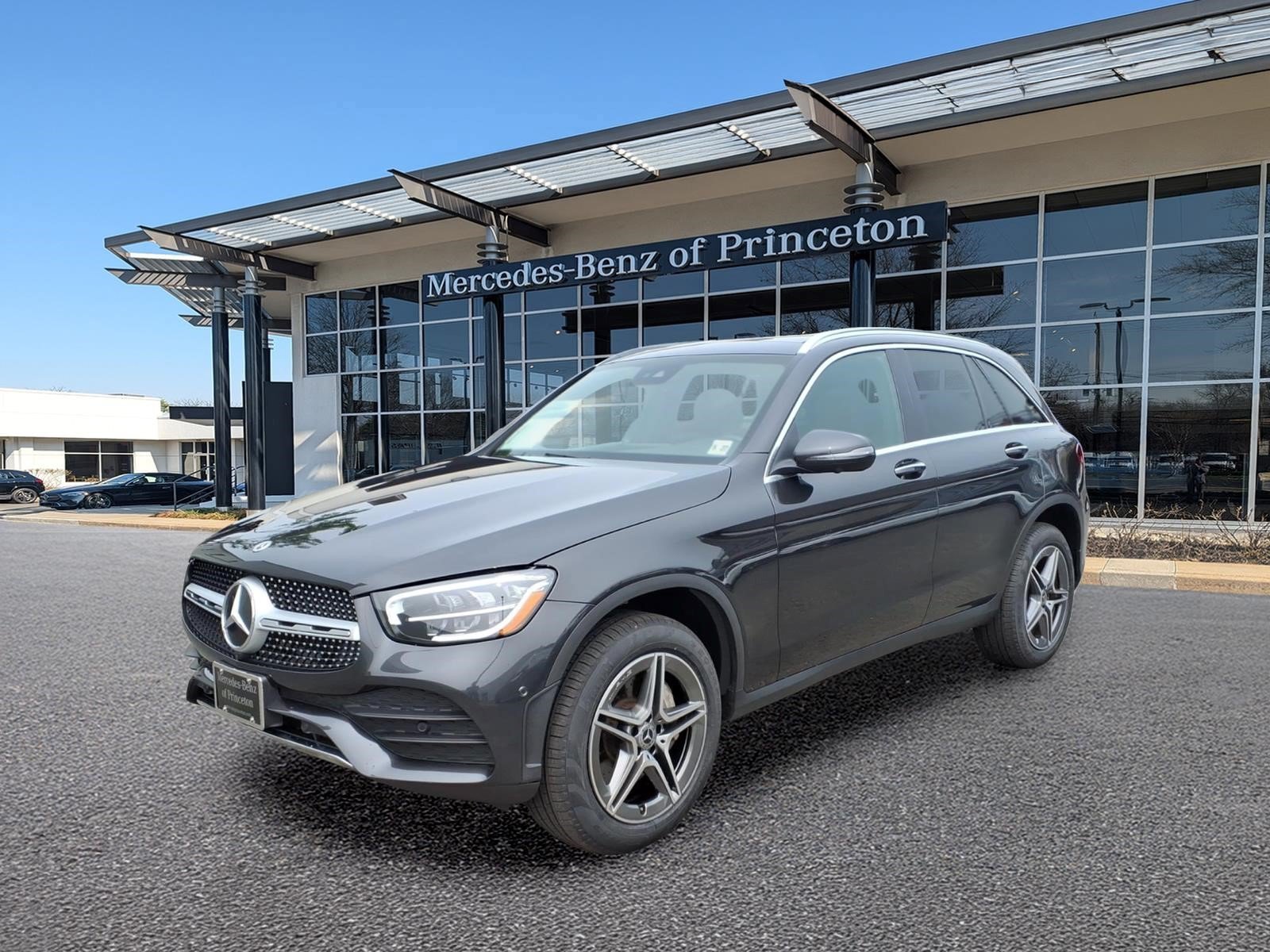 Certified Used 2022 Graphite Grey Metallic Mercedes-Benz GLC 300 4MATIC® SUV image 7