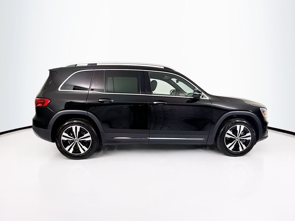 Used 2025 Night Black Mercedes-Benz GLB 250 image 4
