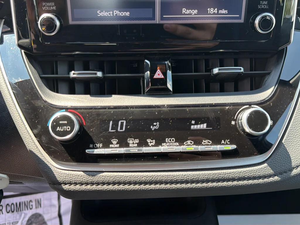 Used 2020 Silver Toyota SE image 18